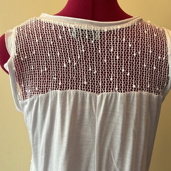 LeModa, NWOT, Size M White knit/sequins. Blouse, Many details. - Picture 7 of 10